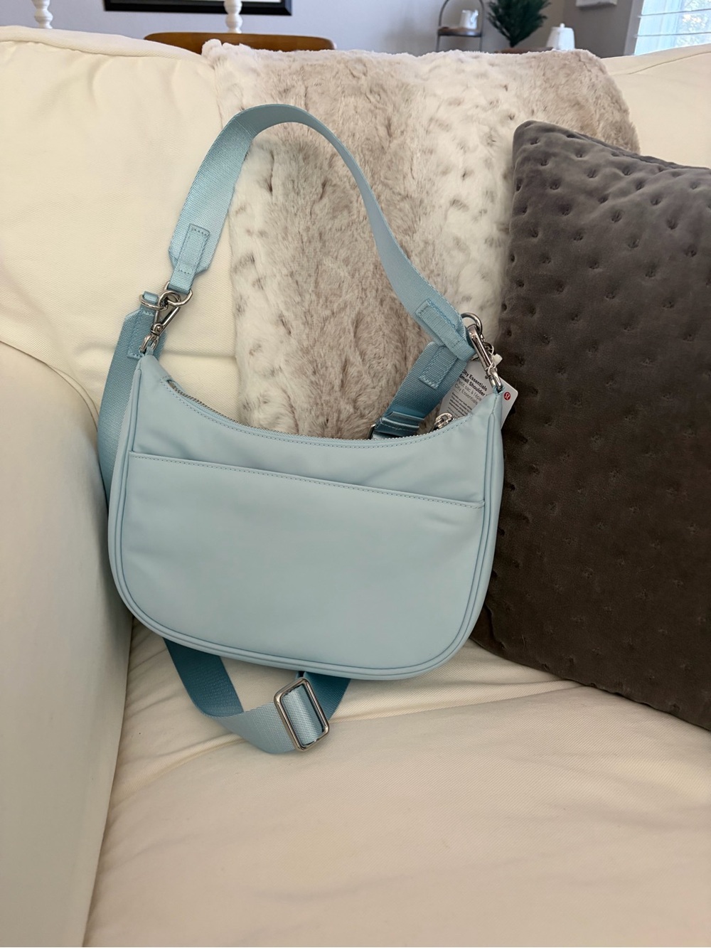 lululemon athletica City Essentials Small Shoulder Bag 3L - Picture 2 of 5